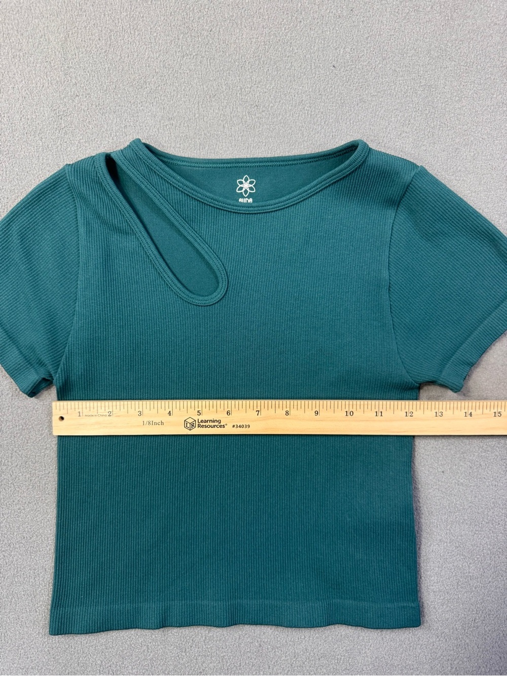 Teal Blue Short Sleeve T-Shirt Stretchy Crop Top with Asymmetric Cutout, M / L - Picture 5 of 8
